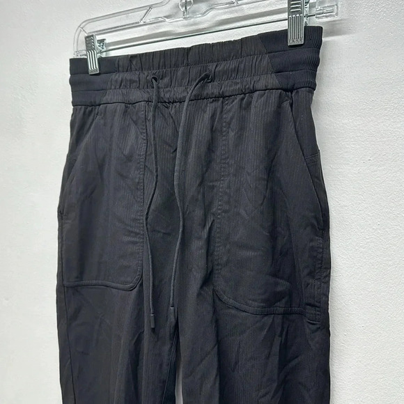 Lululemon Beyond the Studio Crop Pants Cropped Pant Microstriped Black Size 4 - Picture 4 of 9